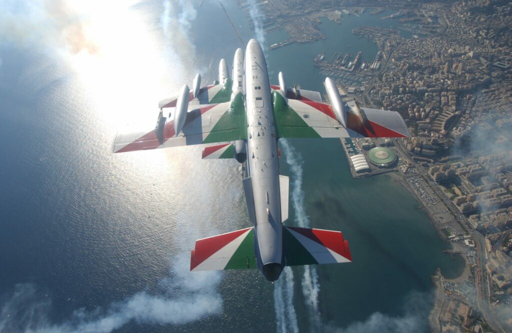 Frecce Tricolore: Incidente in volo a Pantelleria - difesanews.com L'incidente in volo e la reazione della comunità di Pantelleria - difesanews.com