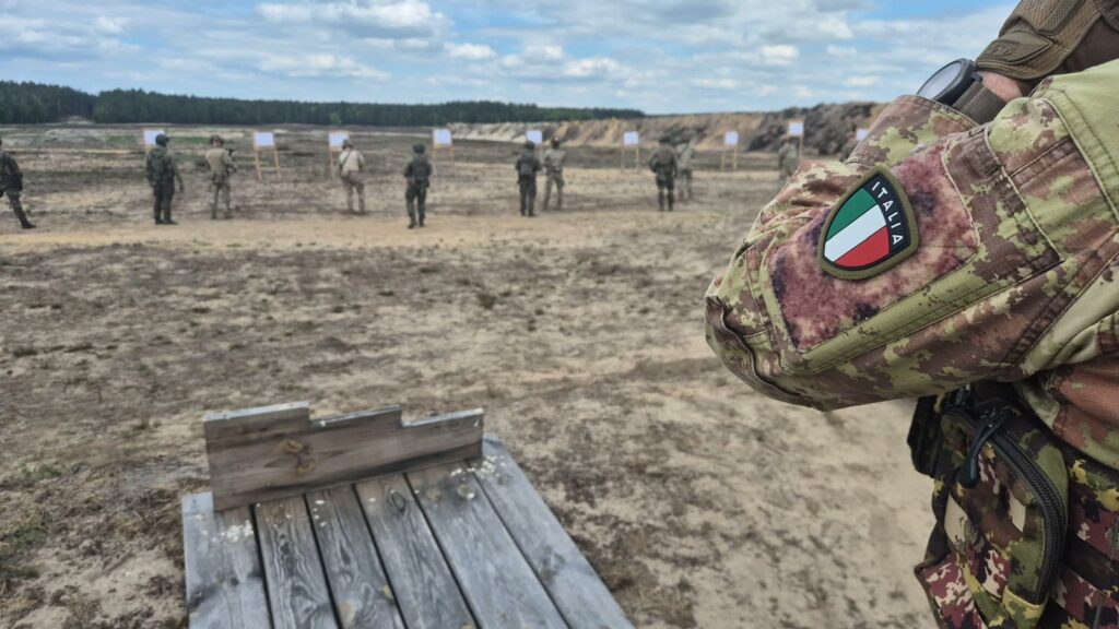 Cracovia: il 186° Folgore in Addestramento con 12 Nazioni - difesanews.com Cracovia: il 186° Folgore in Addestramento con 12 Nazioni - difesanews.com