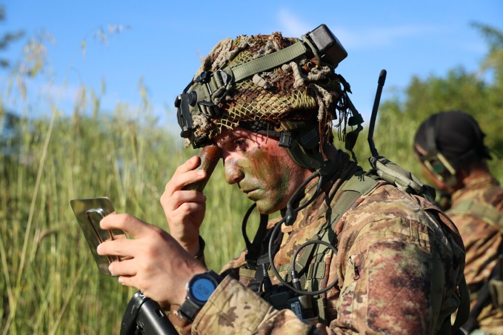 Forza, Resilienza e Comando: 111 Allievi Marescialli del XXVI Corso Conquistano la Qualifica di Pattugliatore Scelto - difesanews.com Forza, Resilienza e Comando: 111 Allievi Marescialli del XXVI Corso Conquistano la Qualifica di Pattugliatore - difesanews.com