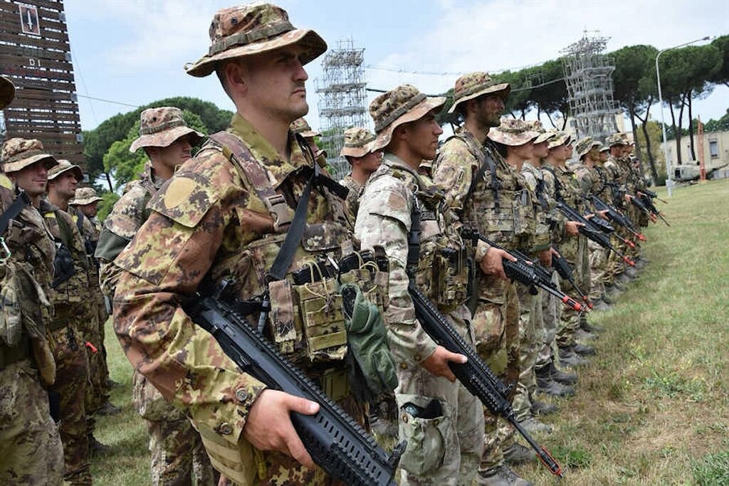 Forza, Resilienza e Comando: 111 Allievi Marescialli del XXVI Corso Conquistano la Qualifica di Pattugliatore Scelto - difesanews.com Forza, Resilienza e Comando: 111 Allievi Marescialli del XXVI Corso Conquistano la Qualifica di Pattugliatore Scelto - difesanews.com