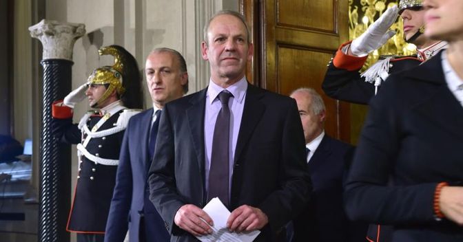 Offendere il Tricolore è offendere la Repubblica: l’Alto Adige e la memoria corta del rispetto - difesanews.com Offendere il Tricolore è offendere la Repubblica: l’Alto Adige e la memoria corta del rispetto - difesanews.com