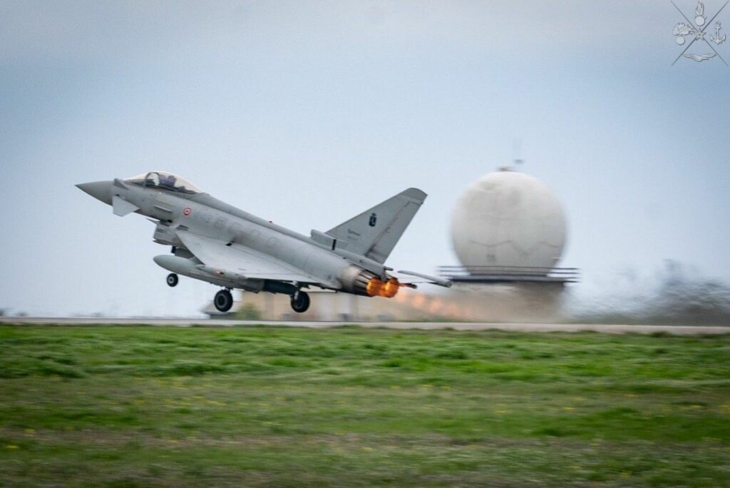 Scramble nel Mar Nero: gli Eurofighter italiani proteggono lo spazio aereo NATO - brigatafolgore.net