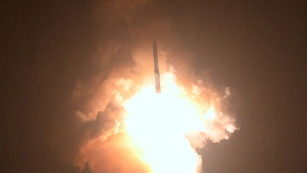 Deterrenza Globale: USA testa missile balistico intercontinentale Minuteman III - VIDEO - difesanews.com USAF testa con successo il Minuteman III: messaggio di deterrenza globale - difesanews.com
