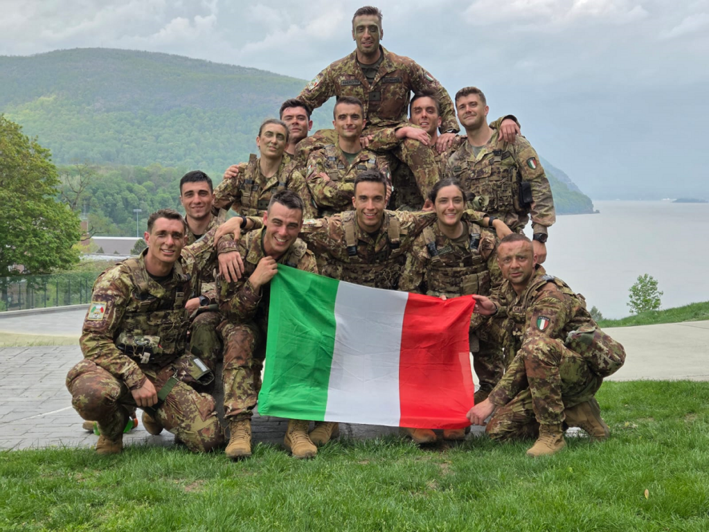 Lezione da Apprendere dalla Sandhurst Military Competition 2025: Addestramento Avanzato con Arma Individuale - difesanews.com Lezione da Apprendere dalla Sandhurst Military Competition 2025: Addestramento Avanzato con Arma Individuale - difesanews.com