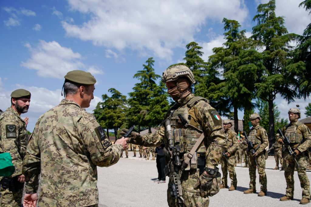 Consegna Brevetti Consegna Brevetti "Ranger" al 4° Reggimento Alpini Paracadutisti - difesanews.com