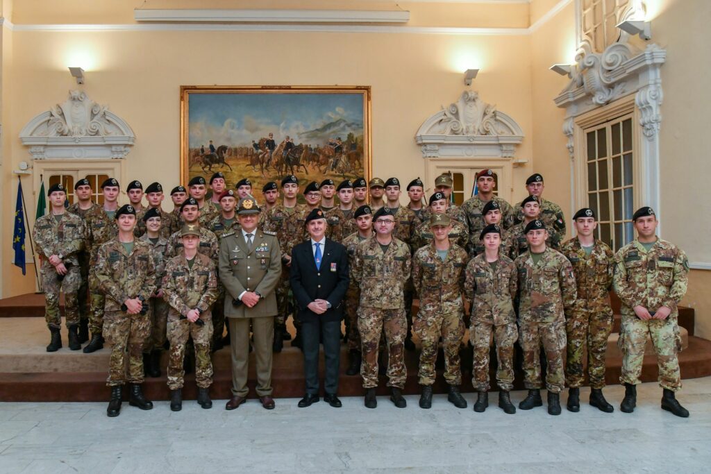 Assegnazione delle Specialità d'Arma per i Giovani Sottotenenti - DIFESANEWS.COM - Notizie difesa, sicurezza e geopolitica Assegnazione delle Specialità d'Arma per i Giovani Sottotenenti - difesanews.com