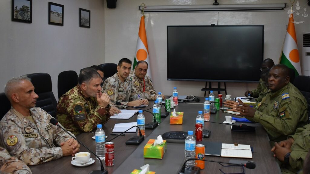 Visita Istituzionale del Generale Giovanni Maria Iannucci in Niger - difesanews.com Visita Istituzionale del Generale Giovanni Maria Iannucci in Niger - difesanews.com