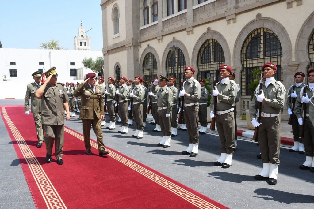 Il Capo di SME in Tunisia: rafforzare la cooperazione per una difesa più integrata e strategica - difesanews.com Il Capo di SME in Tunisia: rafforzare la cooperazione per una difesa più integrata e strategica - difesanews.com
