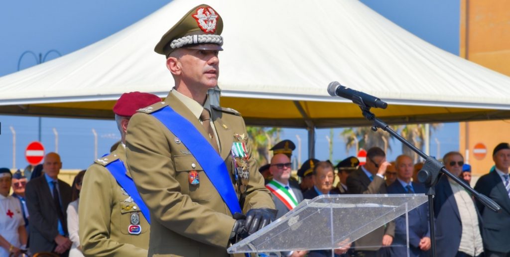 Avvicendamento al Comando della Brigata Informazioni Tattiche: il Generale Pontiroli subentra al Generale Vizzuso - difesanews.com Avvicendamento al Comando della Brigata Informazioni Tattiche: il Generale Pontiroli subentra al Generale Vizzuso - difesanews.com