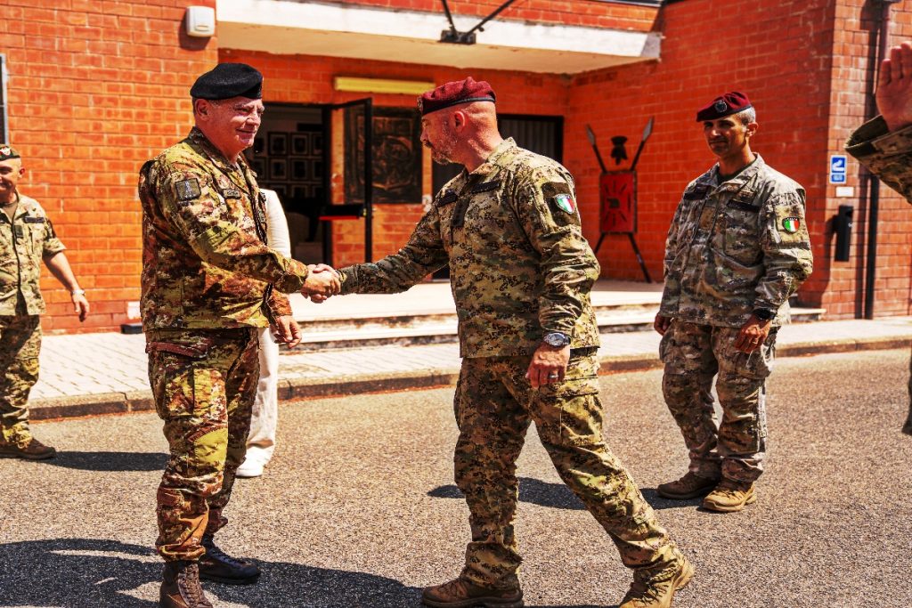 Esercitazione 'Falena II': Il 185° RAO Potenzia le Capacità delle Forze Speciali - difesanews.com Esercitazione 'Falena II': Il 185° RAO Potenzia le Capacità delle Forze Speciali - difesanews.com