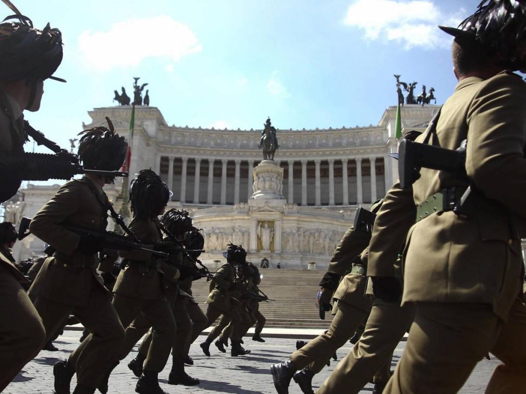 “I Bersaglieri sono l’Italia che corre avanti”: il Generale Portolano difende i valori delle Forze Armate - brigatafolgore.net