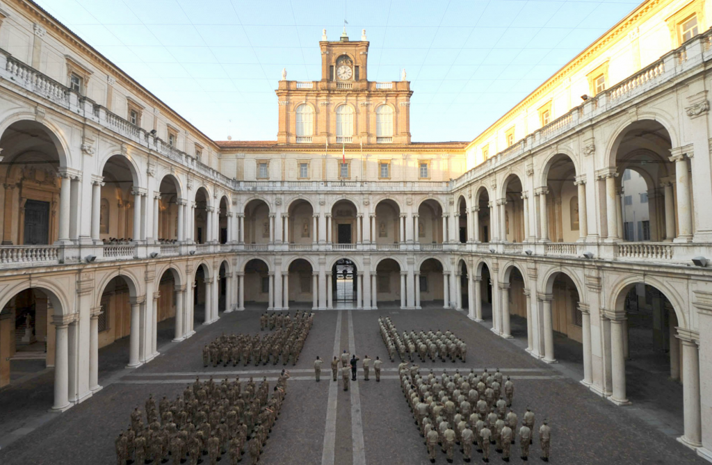 Il Generale Paracadutista Stefano Messina assume il comando dell’Accademia Militare di Modena: “Basate la vostra professione sulla conoscenza” - difesanews.com Il Generale Paracadutista Stefano Messina assume il comando dell’Accademia Militare di Modena: “Basate la vostra professione sulla conoscenza” - difesanews.com