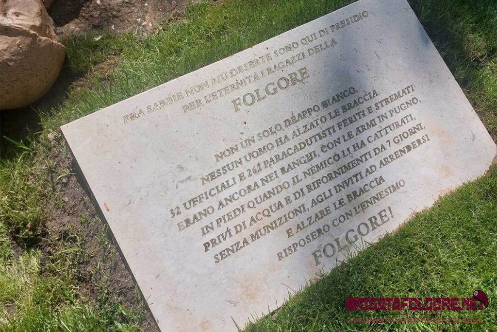 Alghero rende onore ai Leoni della Folgore: inaugurato il monumento ai caduti di El Alamein - difesanews.com Alghero rende onore ai Leoni della Folgore: inaugurato il monumento ai caduti di El Alamein - difesanews.com