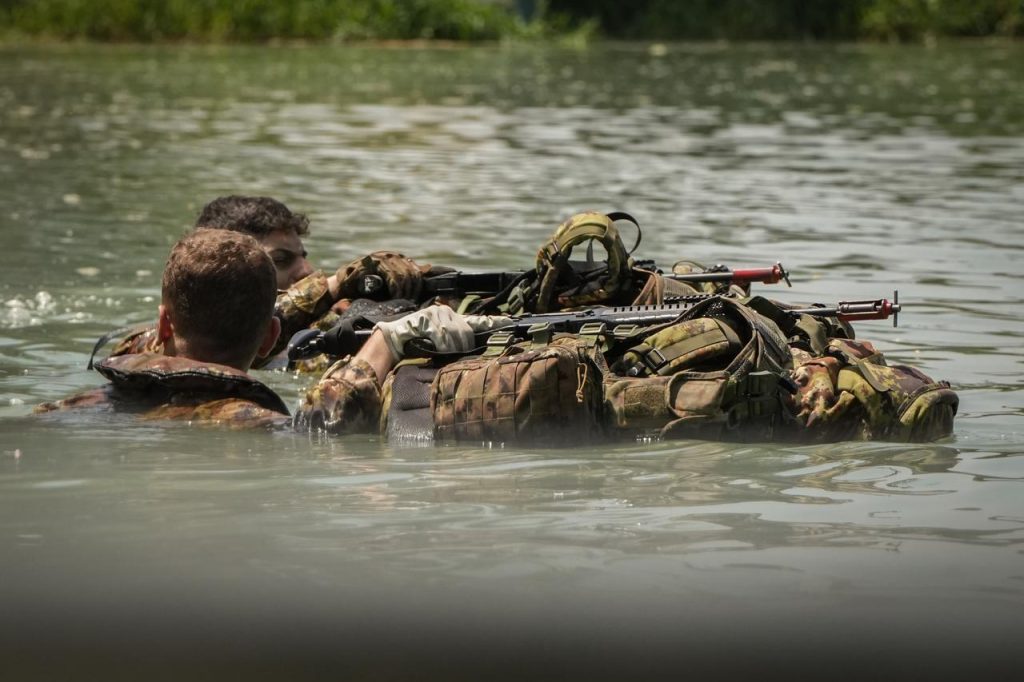 Forza, Tecnica e Comando: Concluso il Corso Pattugliatore Scelto del 205° “Fierezza” - difesanews.com Forza, Tecnica e Comando: Concluso il Corso Pattugliatore Scelto del 205° “Fierezza” - difesanews.com