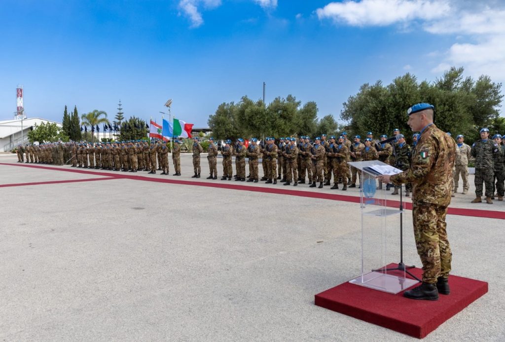 Il Generale paracadutista Nicola MANDOLESI cede la responsabilità del Sector West UNIFIL - Libano - DIFESANEWS.COM - Notizie difesa, sicurezza e geopolitica Il Generale paracadutista Nicola MANDOLESI cede la responsabilità del Sector West UNIFIL - Libano - difesanews.com